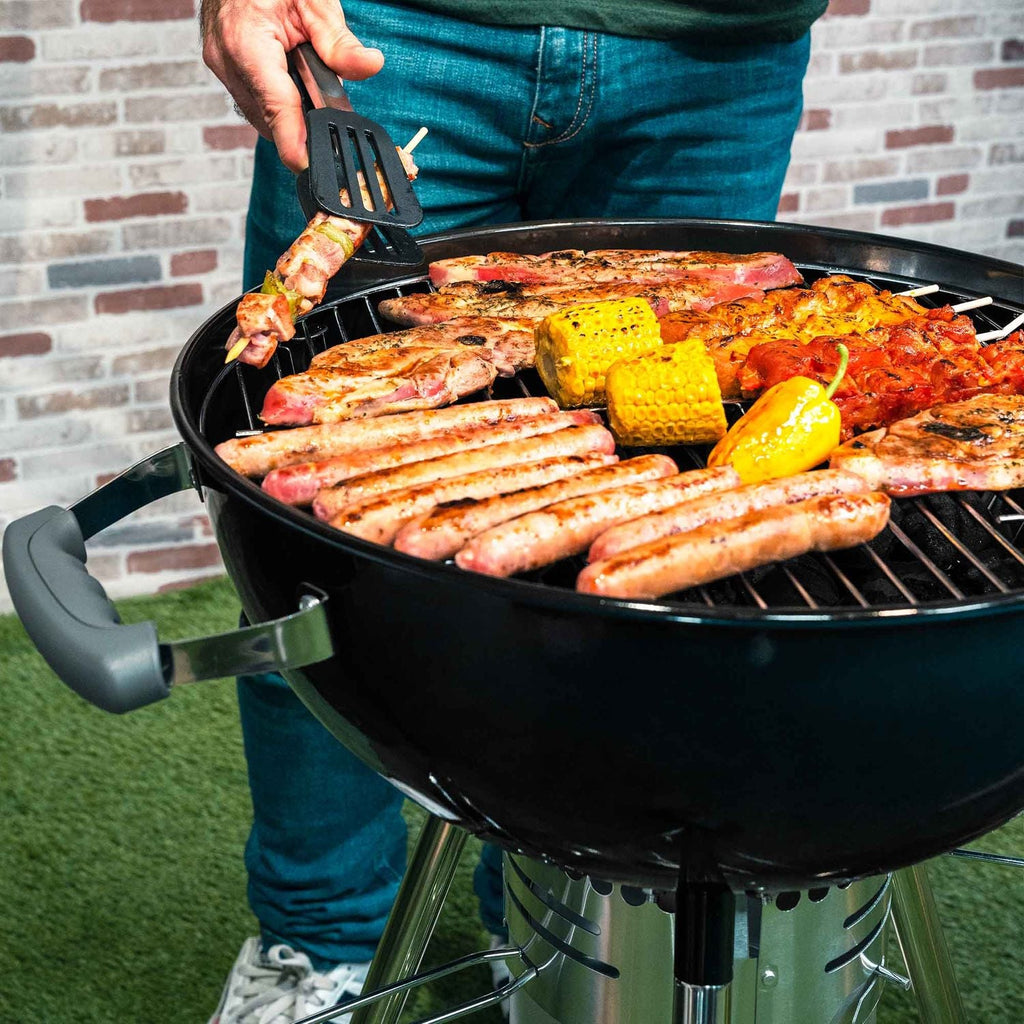 Barbacoa De Carbón Portátil Con Ruedas Kekai Yellowstone 58x47x100 Cm Redonda Con Tapa Y Encendedor Esmaltado En Negro
